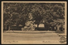 Landsberg a. Warthe : Pauckschbrunnen am Markt