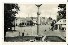 Vietz (Ostb.) : Marktplatz mit Siegessäule
